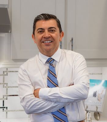 Portrait of Arturo Rodriguez, Realtor.
